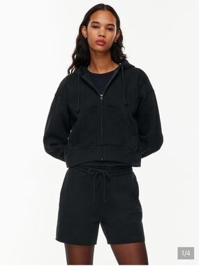 Aritzia Cozy fleece shorts size M excellent condition worn once